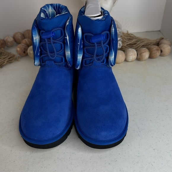 UGG Women's Classic Maxi Toggle Fashion Boot SZ 6 Blue - Picture 4 of 14